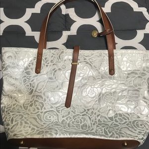 Beautiful Brahmin tote!!